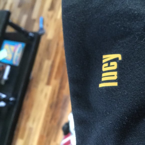 Lucy power max capris - Picture 2 of 5